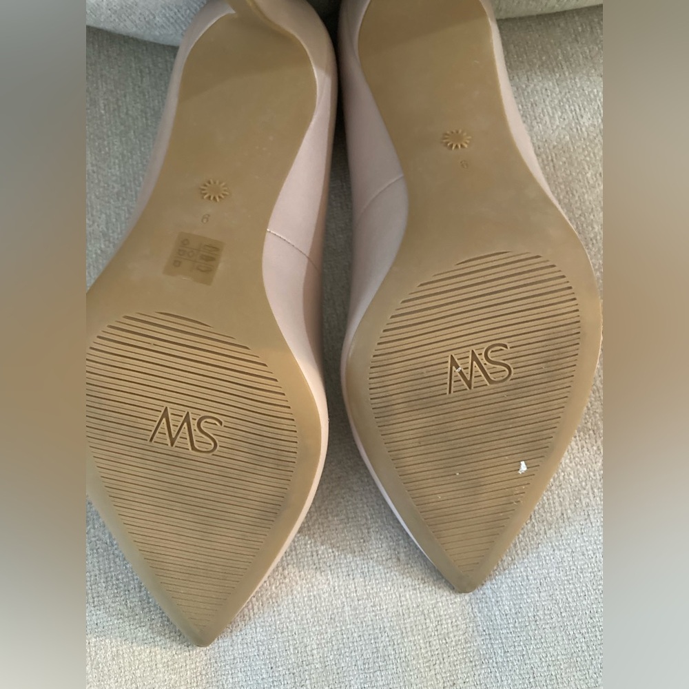 Stuart Weitzman Cream Heels - Picture 11 of 16